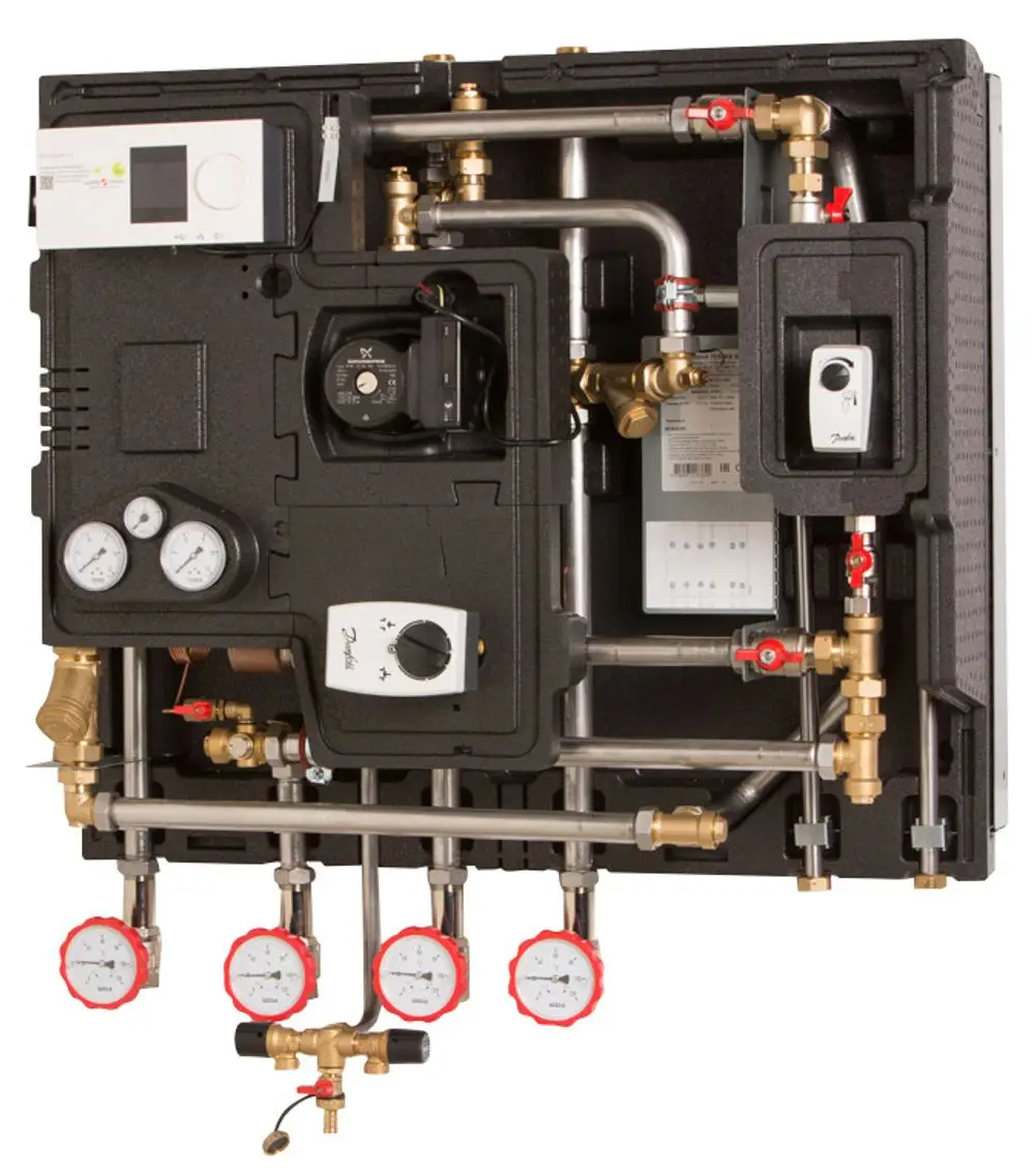 Danfoss Hausstation mit Rohrleitungen, Druckmanometern und Steuerungselementen zur Regelung von Heizsystemen in einem kompakten Gehäuse.